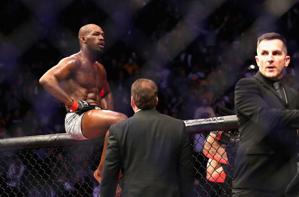 Jon Jones Beats Alexander Gustafsson Before Calling out Daniel Cormier