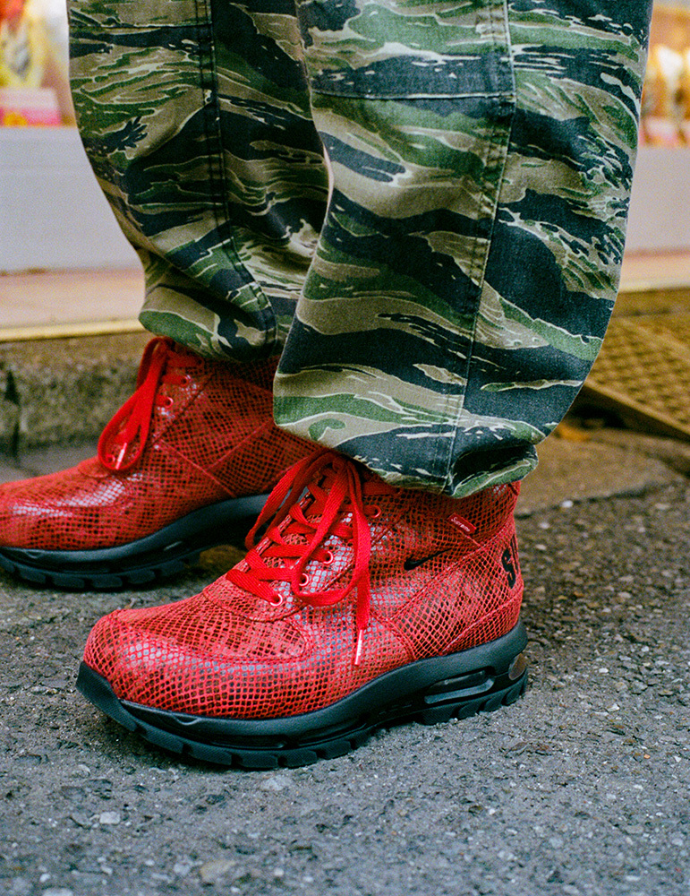 nike supreme snakeskin
