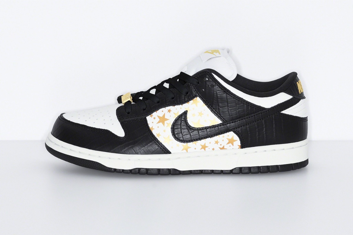 supreme x dunks